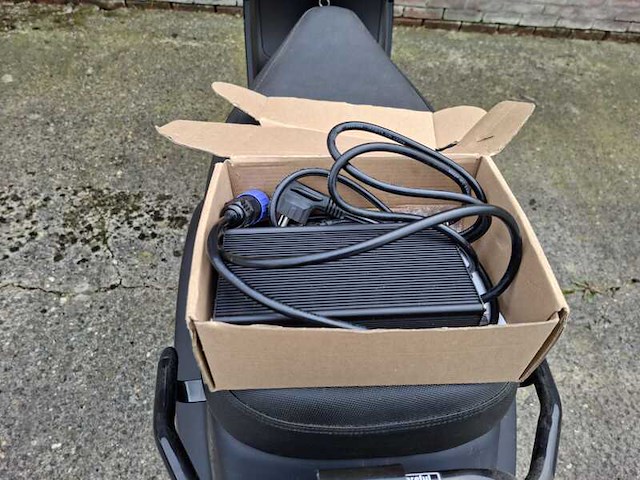 E-scooter, la souris, e-sourini, 2021 - afbeelding 5 van  27