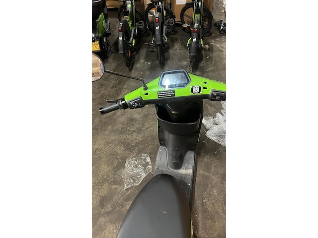 E-scooter, super soco, go sharing - afbeelding 5 van  5