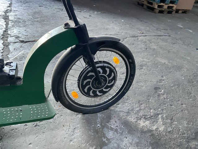 E-scooter swingtrike - afbeelding 6 van  14