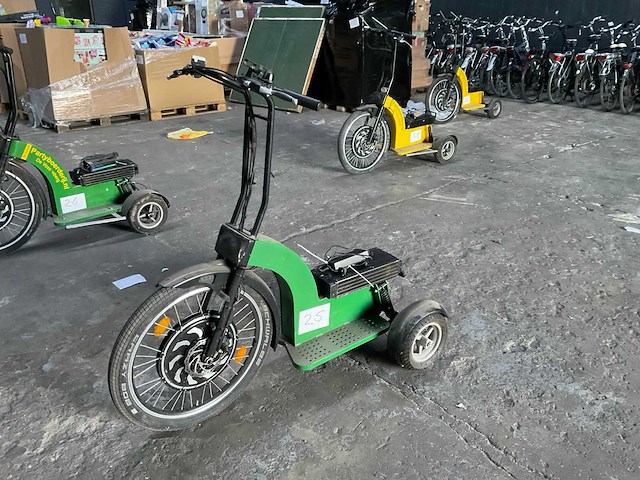 E-scooter swingtrike - afbeelding 8 van  14