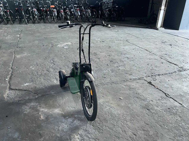 E-scooter swingtrike - afbeelding 10 van  14