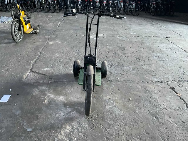 E-scooter swingtrike - afbeelding 11 van  14