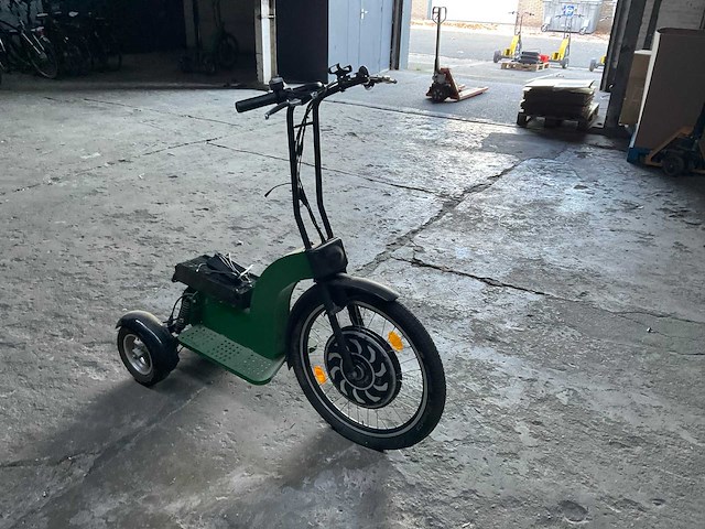 E-scooter swingtrike - afbeelding 12 van  14