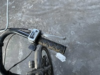 E-scooter swingtrike - afbeelding 8 van  9