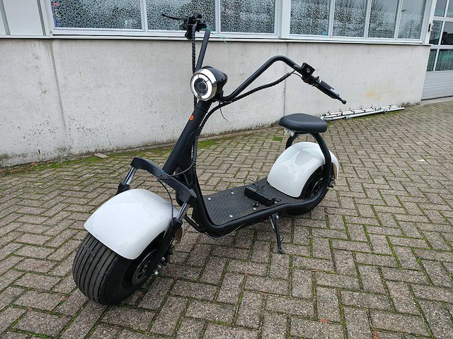 E-scooter - afbeelding 1 van  13