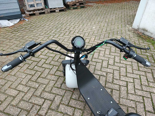 E-scooter - afbeelding 4 van  13