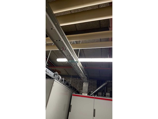 Eae kxa 10504-b-std bolt-on-busbar ca. 93 m1 1000a aluminium busbar systeem met eae 4051 syk distributeur - reeds gedemonteerd - afbeelding 1 van  15