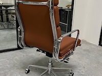 Eames ea219 softpad bureaustoel in cognac leer, cognac / chroom - afbeelding 4 van  9