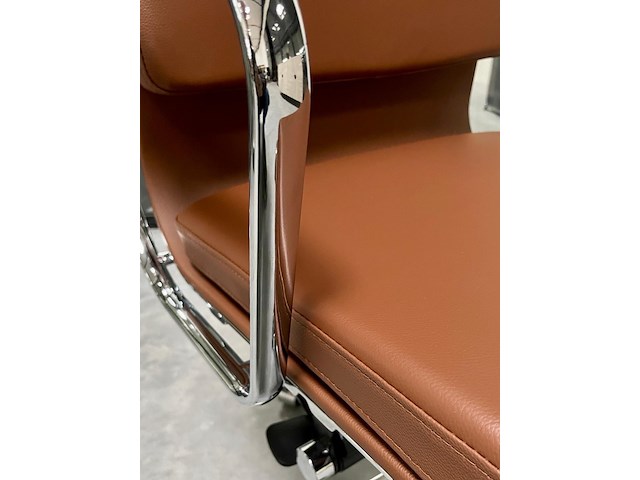 Eames ea219 softpad bureaustoel in cognac leer replica, cognac / chroom - afbeelding 6 van  9