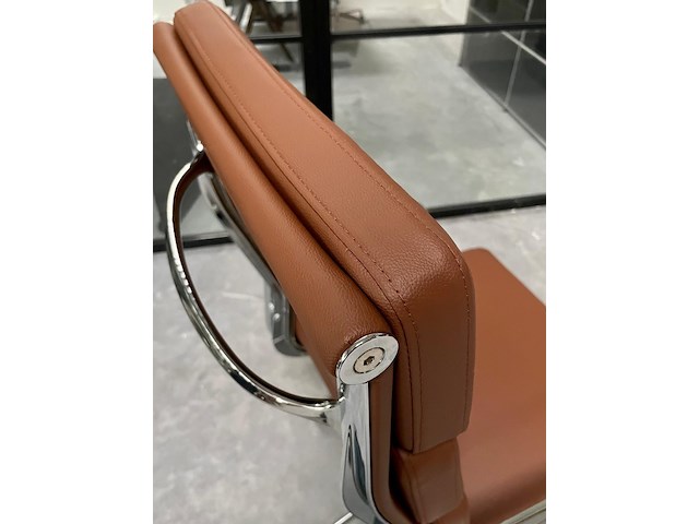 Eames ea219 softpad bureaustoel in cognac leer replica, cognac / chroom - afbeelding 7 van  9