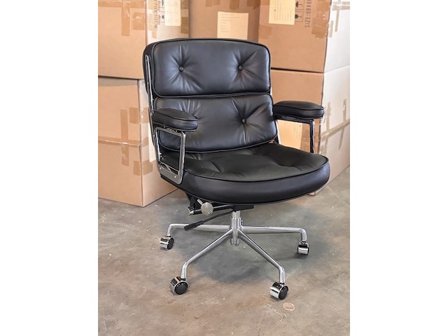 Eames es104 bureaustoel in zwart leer, zwart / chroom - afbeelding 1 van  9