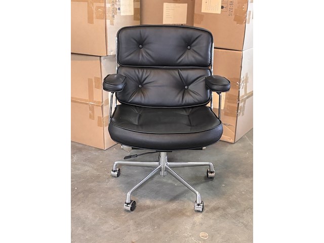 Eames es104 bureaustoel in zwart leer, zwart / chroom - afbeelding 3 van  9
