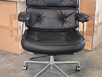 Eames es104 bureaustoel in zwart leer, zwart / chroom - afbeelding 3 van  9