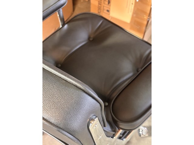 Eames es104 bureaustoel in zwart leer, zwart / chroom - afbeelding 5 van  9