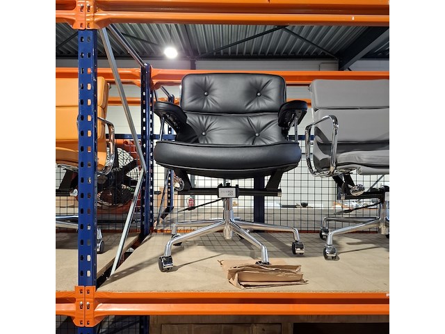 Eames es104 bureaustoel in zwart leer, zwart / chroom - afbeelding 9 van  9
