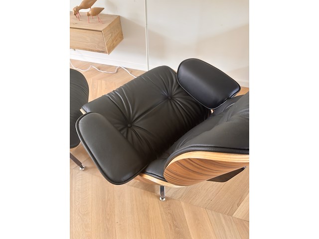 Eames lounge chair met ottoman in palissander en echt zwart leer replica, palissander / zwart - afbeelding 5 van  11