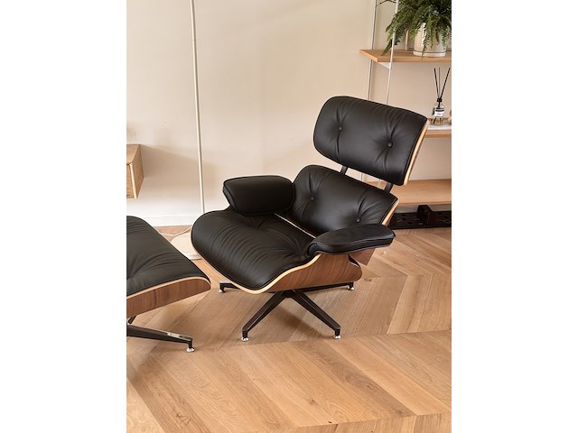 Eames lounge chair met ottoman in walnoot en echt zwart leer replica, walnoot / zwart - afbeelding 7 van  14