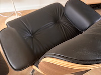 Eames lounge chair met ottoman in walnoot en echt zwart leer replica, walnoot / zwart - afbeelding 10 van  14