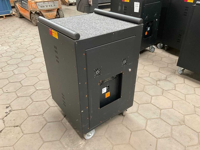 Earthwalk charging cabinet - afbeelding 5 van  6