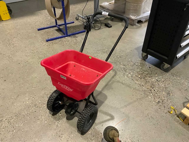 Earthway zoutstrooier - afbeelding 1 van  2