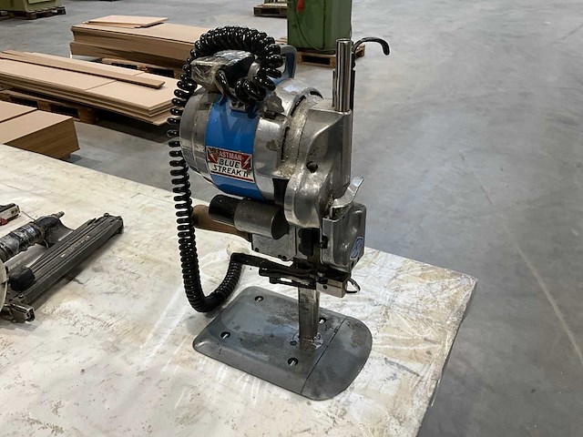 Eastman blue streak 2 schuimstofzaag - afbeelding 3 van  4