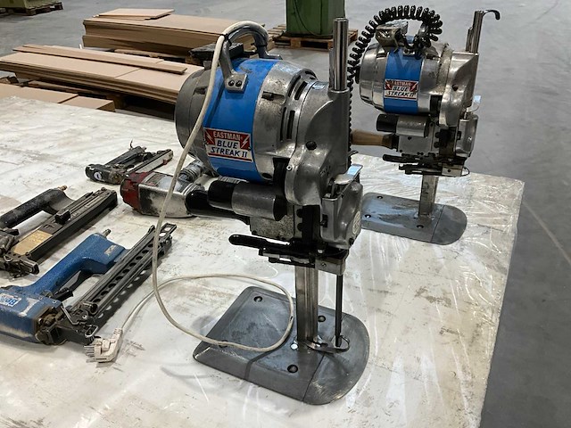 Eastman blue streak 2 schuimstofzaag - afbeelding 2 van  5