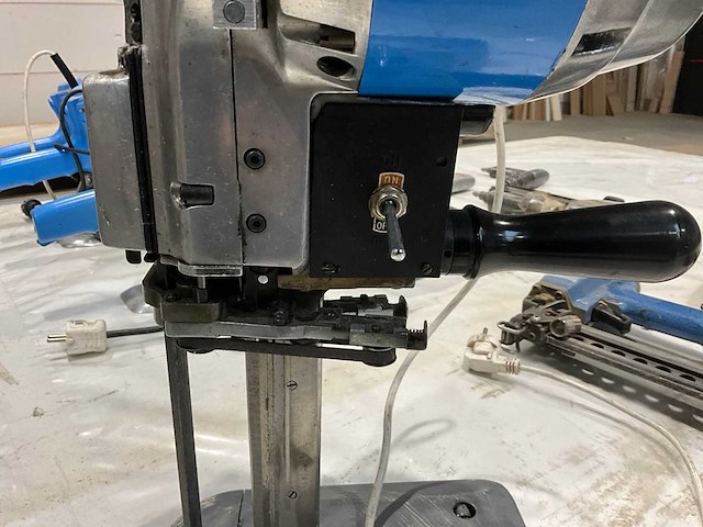 Eastman blue streak 2 schuimstofzaag - afbeelding 5 van  5