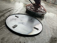 Easy-going - 2025 - mangaanstaal - afwerkbladen vlinder- trowelmachine schuur schijf