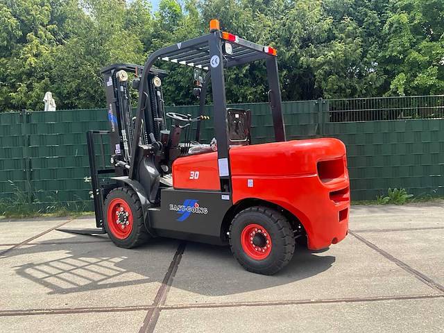 Easy-going - 3 ton - diesel - triple - vorkheftruck - 2025 - afbeelding 50 van  51