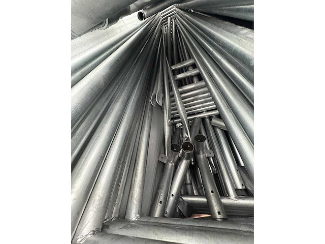 Easy-going - (8x8x4 meter) - army green - dierenverblijf / shelter 8 meter - 2025 - afbeelding 10 van  21