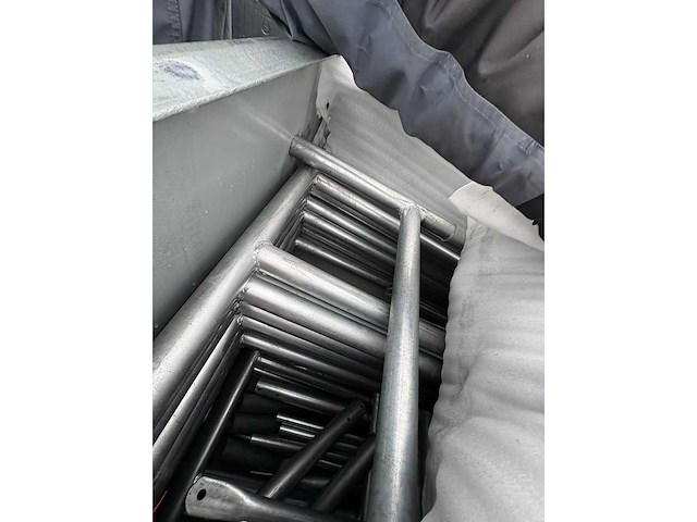 Easy-going - (8x8x4 meter) - army green - dierenverblijf / shelter 8 meter - 2025 - afbeelding 6 van  9