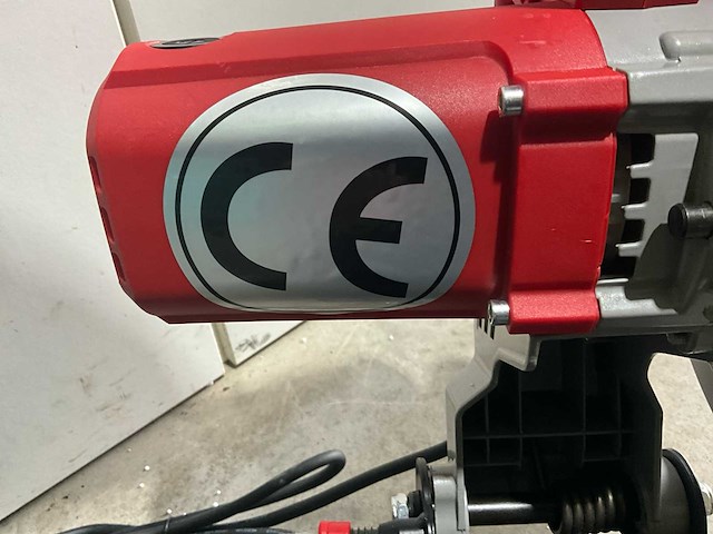 Easy-going - fa255 - metaal in / afkortzaag - 2025 - afbeelding 16 van  29