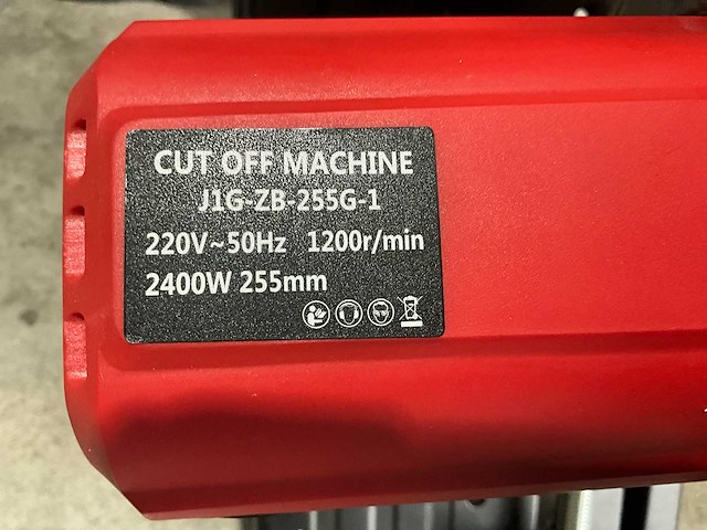 Easy-going - fa255 - metaal in / afkortzaag - 2025 - afbeelding 7 van  23