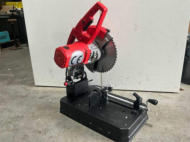 Easy-going - fa255 - metaal in / afkortzaag - 2025 - afbeelding 23 van  23