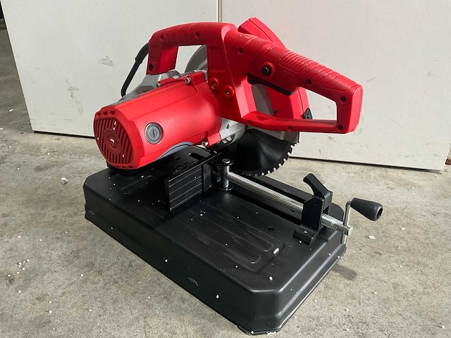 Easy-going - fa255 - metaal in / afkortzaag - 2025 - afbeelding 26 van  27