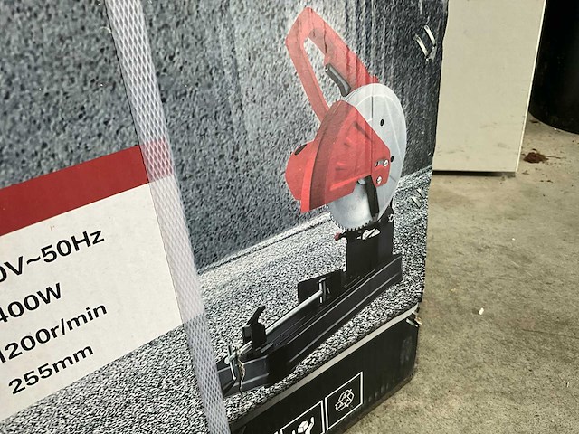 Easy-going - fa255 - metaal in / afkortzaag - 2025 - afbeelding 27 van  29
