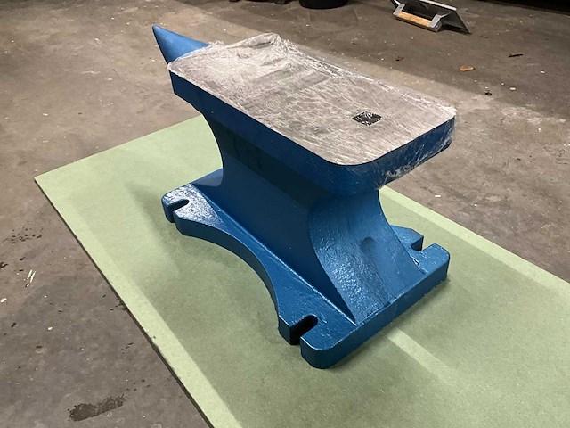 Easy-going - gietijzeren aambeeld - enkele hoorn - type 400 lbs - afbeelding 15 van  26