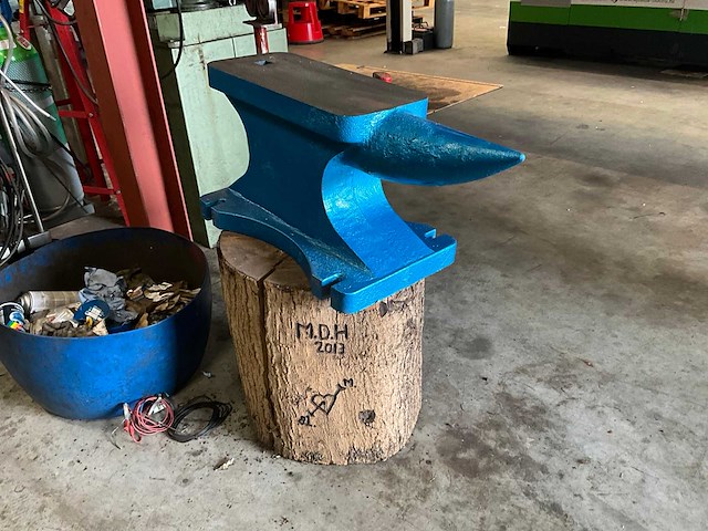 Easy-going - gietijzeren aambeeld - enkele hoorn - type 400 lbs - afbeelding 21 van  26