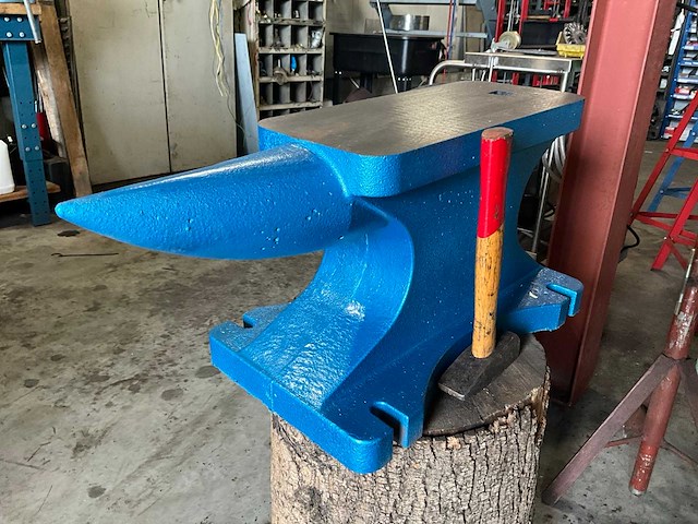 Easy-going - gietijzeren aambeeld - enkele hoorn - type 400 lbs - afbeelding 1 van  16