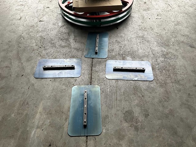 Easy-going - mangaanstaal / mgj800 - afwerkbladen vlinder- trowelmachine - 2025 (4x) - afbeelding 1 van  7