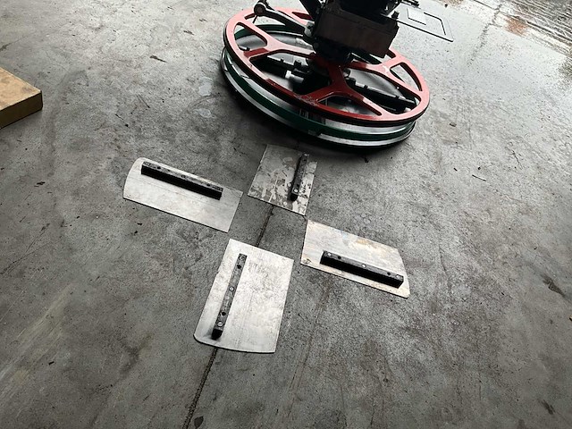 Easy-going - mangaanstaal / sbj600 - afwerkbladen vlinder- trowelmachine - 2025 (4x) - afbeelding 1 van  4