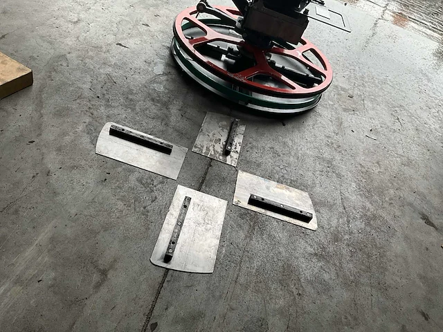 Easy-going - mangaanstaal / sbj600 - afwerkbladen vlinder- trowelmachine - 2025 (4x) - afbeelding 1 van  8