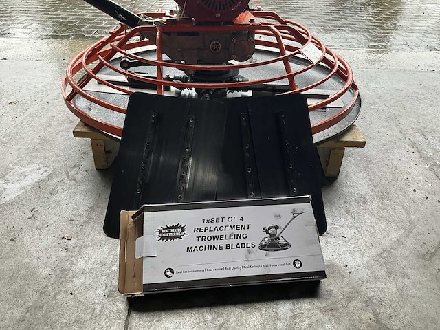 Easy-going - mangaanstaal / sk5 - afwerkbladen vlinder- trowelmachine - 2024 (4x) - afbeelding 6 van  9