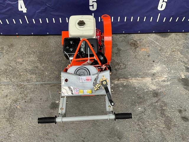 Easy-going - rc18 / q500a - honda x390 (11,7 pk) - beton- asfalt zaagmachine - 2025 - afbeelding 12 van  12