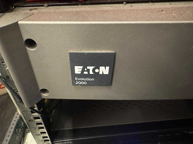 Eaton - evolution 2000 - uninterruptible power supply - afbeelding 2 van  2