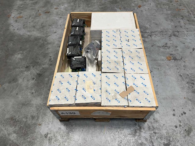 Eaton - partij schakelmateriaal + voedingen/transformatoren - afbeelding 6 van  7