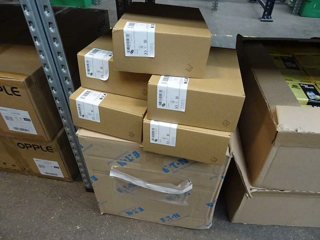 Eaton - xv-102-d8-57tvrc-10 - 5.7" touchscreen (20x) - afbeelding 2 van  3
