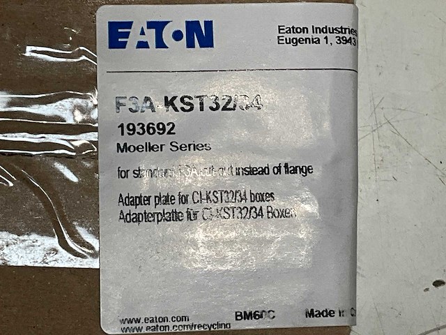 Eaton 193692 adapterplaat voor koppelen ci kabelinvoerkast op f3a opening (7x) - afbeelding 3 van  3