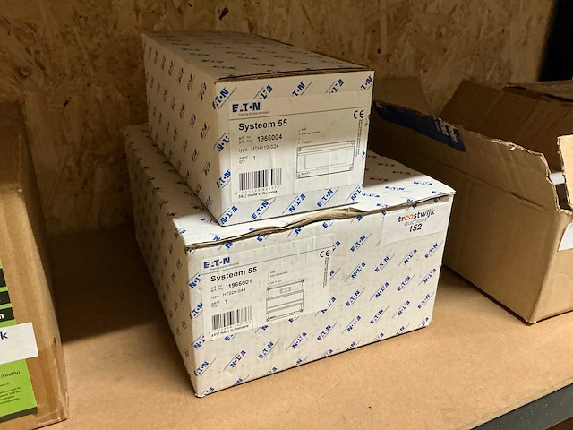 Eaton 1966001/1966004 groepenkast (2x) - afbeelding 1 van  3