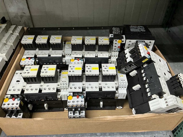 Eaton divers schakelmateriaal - afbeelding 9 van  9